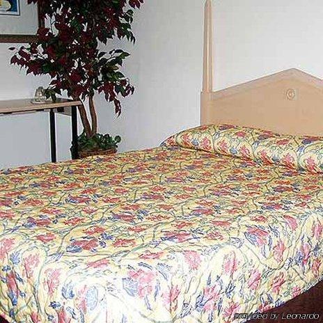 Stockton Travelers Motel الغرفة الصورة